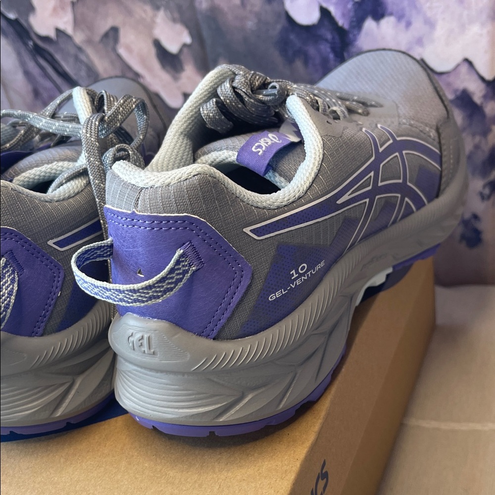 ASICS Women's Gel Venture 10 Trail Shoe - Gray and Lavender - Picture 8 of 9